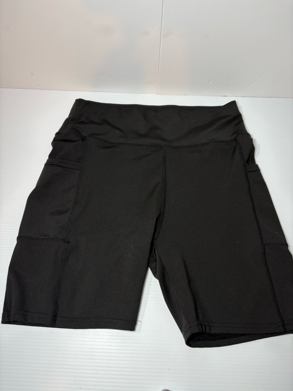 Source Unknown Black Mid-Rise Bike Shorts with Side Pockets